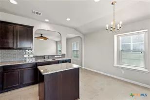 213 Hoya Ln, San Marcos, TX 78666 - Photo 5