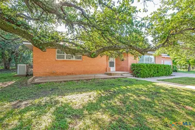 1401 N East Street, Belton, TX 76513 - Photo 3
