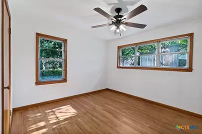 1401 N East Street, Belton, TX 76513 - Photo 9