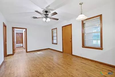 1401 N East Street, Belton, TX 76513 - Photo 7