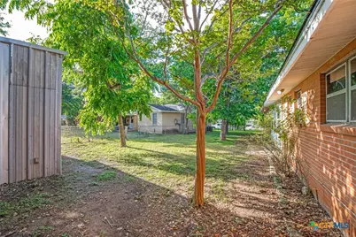 1401 N East Street, Belton, TX 76513 - Photo 23