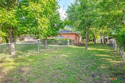 1401 N East Street, Belton, TX 76513 - Photo 27