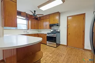 1401 N East St, Belton, TX 76513 - Photo 5