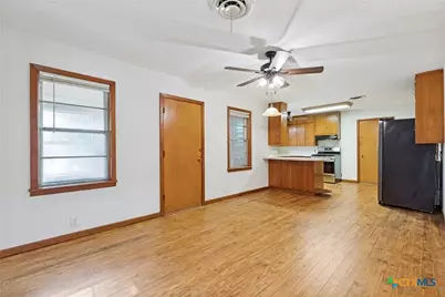 1401 N East Street, Belton, TX 76513 - Photo 17