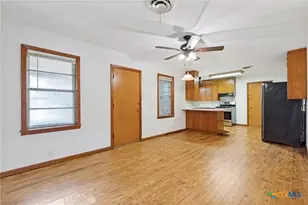1401 N East St, Belton, TX 76513 - Photo 17
