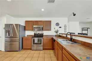 603 NW Crossing Dr, New Braunfels, TX 78130 - Photo 9