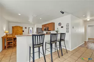 603 NW Crossing Dr, New Braunfels, TX 78130 - Photo 5