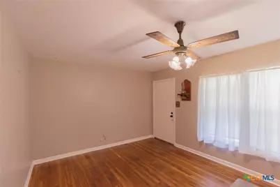 2001 E Rosebud Avenue, Victoria, TX 77901 - Photo 3