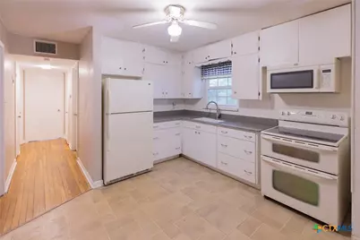 2001 E Rosebud Avenue, Victoria, TX 77901 - Photo 15