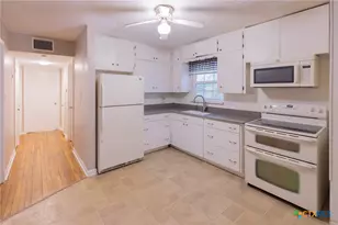 2001 E Rosebud Ave, Victoria, TX 77901 - Photo 15