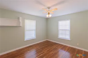 2001 E Rosebud Ave, Victoria, TX 77901 - Photo 13