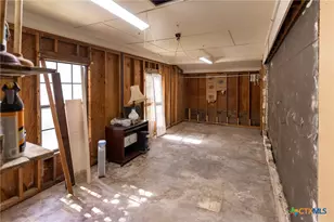 2001 E Rosebud Ave, Victoria, TX 77901 - Photo 29