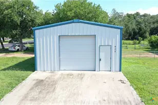 1704 N Goldman St, Victoria, TX 77901 - Photo 9