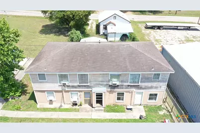 305 E River Street, Victoria, TX 77901 - Photo 1