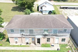 305 E River St, Victoria, TX 77901 - Photo 1