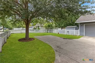 1405 Azalea Ln, New Braunfels, TX 78130 - Photo 33