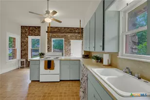 111 Basel St, New Braunfels, TX 78130 - Photo 13