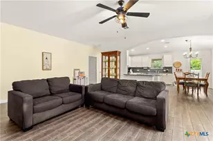 357 Creekview Way, New Braunfels, TX 78130 - Photo 5