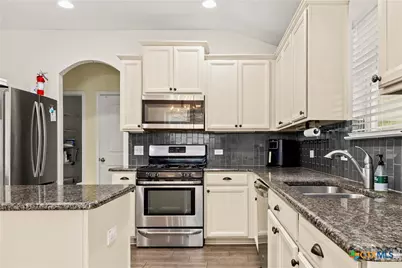 357 Creekview Way, New Braunfels, TX 78130 - Photo 9