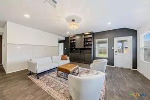 404 Signe, Seguin, TX 78155 - Photo 7