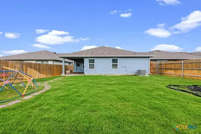 404 Signe, Seguin, TX 78155 - Photo 31