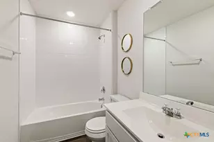 404 Signe, Seguin, TX 78155 - Photo 25
