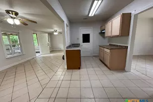 236 Hilltop Dr, Victoria, TX 77905 - Photo 15