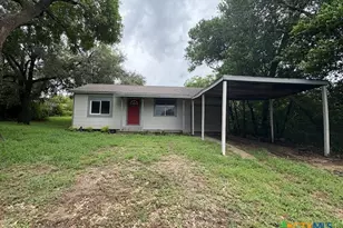 236 Hilltop Dr, Victoria, TX 77905 - Photo 1