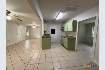 236 Hilltop Drive, Victoria, TX 77905 - Photo 9