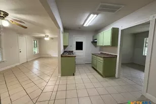 236 Hilltop Dr, Victoria, TX 77905 - Photo 9