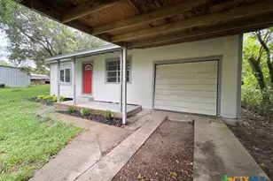 236 Hilltop Dr, Victoria, TX 77905 - Photo 3