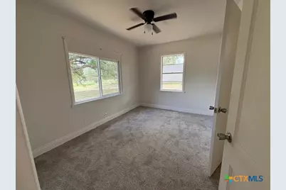 236 Hilltop Drive, Victoria, TX 77905 - Photo 7