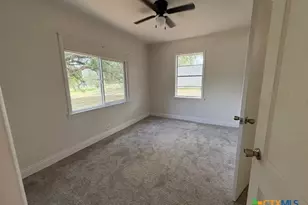 236 Hilltop Dr, Victoria, TX 77905 - Photo 7