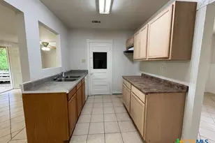 236 Hilltop Dr, Victoria, TX 77905 - Photo 15