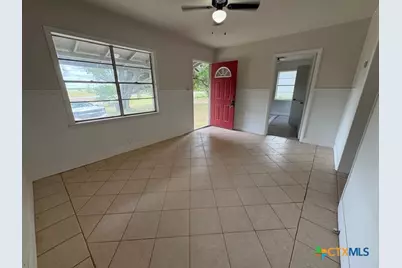 236 Hilltop Drive, Victoria, TX 77905 - Photo 5