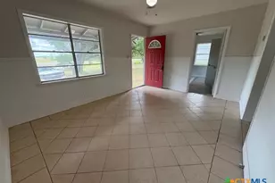 236 Hilltop Dr, Victoria, TX 77905 - Photo 5