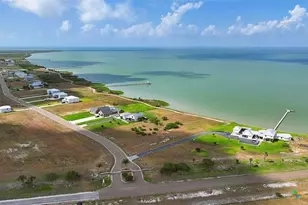 42 Bay Club Dr, Seadrift, TX 77983 - Photo 1