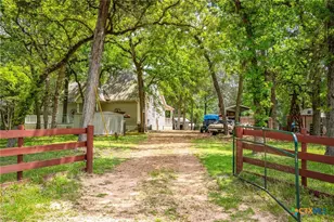 1055 Beech Crest, Columbus, TX 78950 - Photo 3