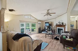 319 Green Oaks Dr, Bastrop, TX 78602 - Photo 3