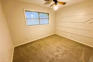 111 Yorkshire Ln, Victoria, TX 77904 - Photo 23