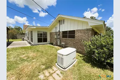 111 Yorkshire Lane, Victoria, TX 77904 - Photo 41