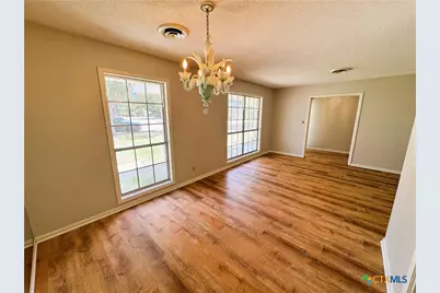 111 Yorkshire Lane, Victoria, TX 77904 - Photo 3