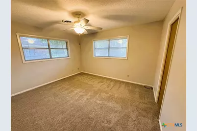 111 Yorkshire Lane, Victoria, TX 77904 - Photo 29