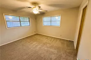 111 Yorkshire Ln, Victoria, TX 77904 - Photo 29