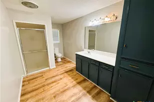 111 Yorkshire Ln, Victoria, TX 77904 - Photo 17