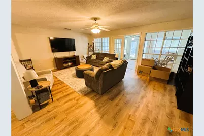 111 Yorkshire Lane, Victoria, TX 77904 - Photo 5
