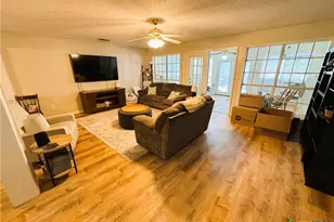 111 Yorkshire Ln, Victoria, TX 77904 - Photo 5