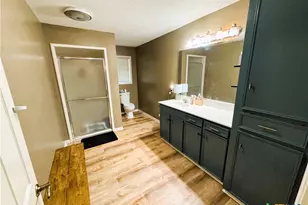111 Yorkshire Ln, Victoria, TX 77904 - Photo 21