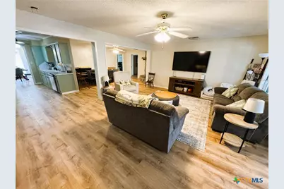 111 Yorkshire Lane, Victoria, TX 77904 - Photo 3