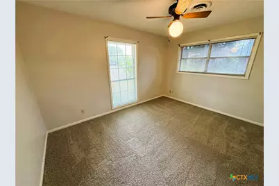 111 Yorkshire Lane, Victoria, TX 77904 - Photo 19